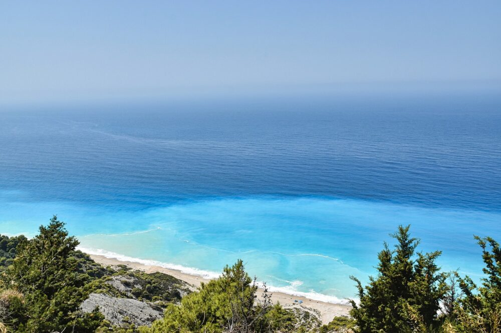 beach in naxos greece