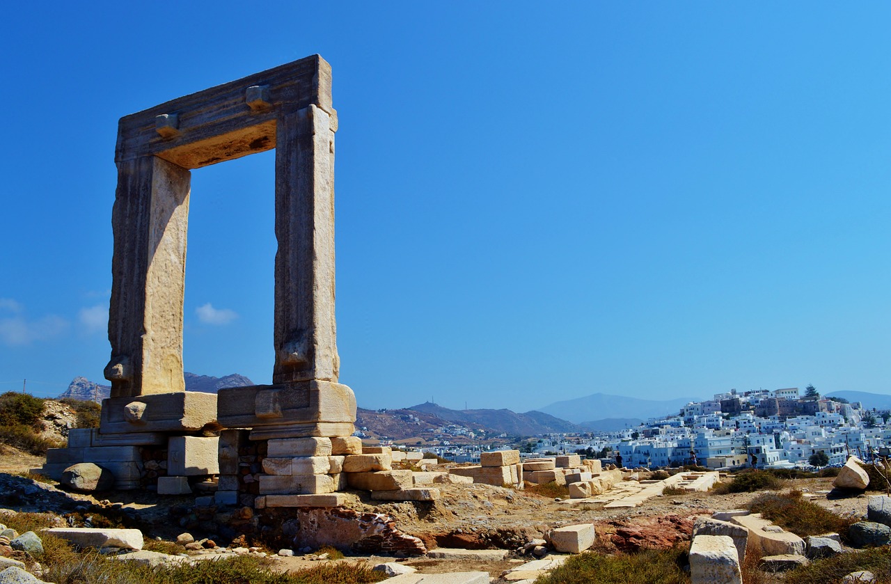 beach in naxos greece